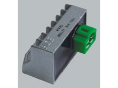 ���\��������{����