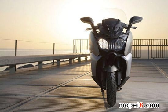 ���R�l����2012���¿�Ħ��܇C 650 GT