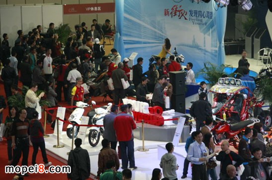 ��ʮһ���Ї�Ħ�����ؑcĦ�����F��