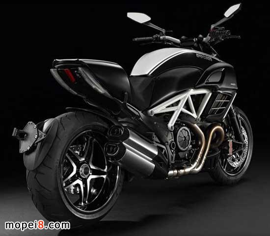 Diavel AMG�؄e��ſ���Ħ��܇(ch��)�еķ�����
