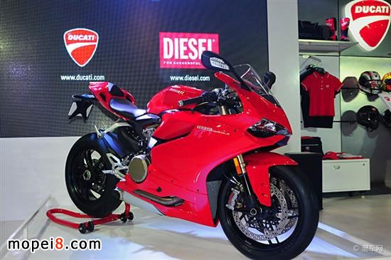 �����DUCATI�ſ���Ħ��܇�\�ӷ���ʮ��