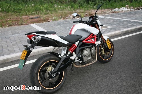 貝納利BJ600貝納利Benelli摩托車