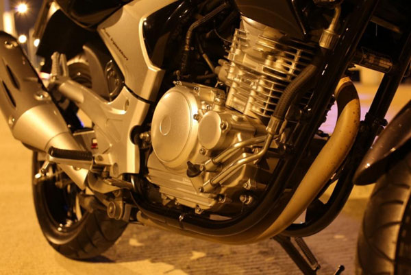 ���O���R���섦��YBR250 VS �����ľ�P�YGW250