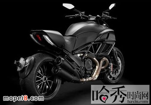 �ſ���Ħ��܇�Ƴ�ȫ��Diavel Dark���ڰ���ħ��