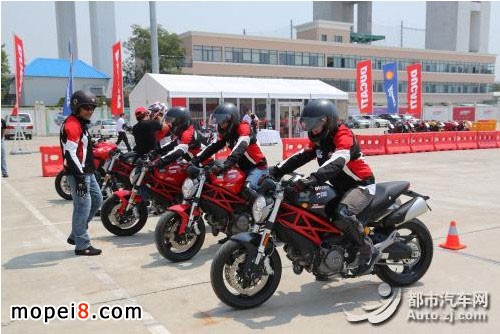 �ſ���Ħ��܇(ch��)�{�W(xu��)Ժ