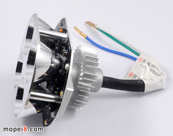 Ħ��܇(ch��)LED���(����L(zh��ng)ED)ͨ���Ͷ��ҹ�П�