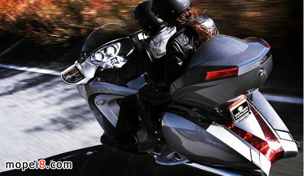 ���AѲ��܇