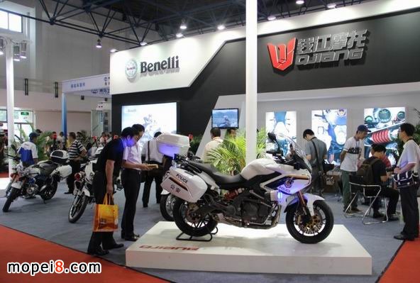 錢(qián)江黃龍等7款警用摩托車(chē)亮相北京警用展