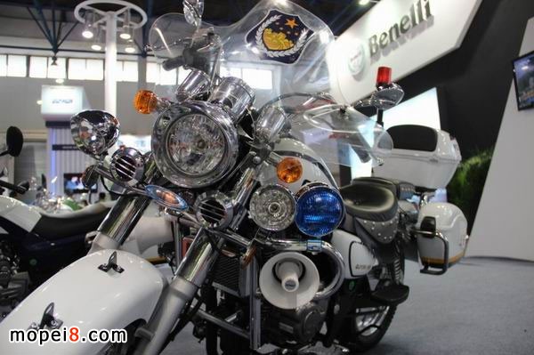 錢(qián)江黃龍警用摩托車(chē)