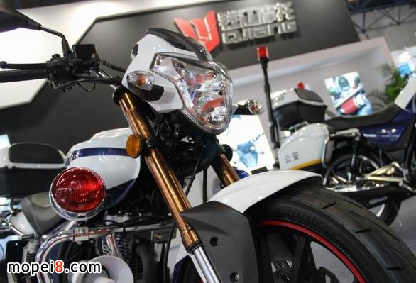 錢(qián)江黃龍警用摩托車(chē)