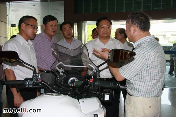 臺州代市長視察錢江摩托