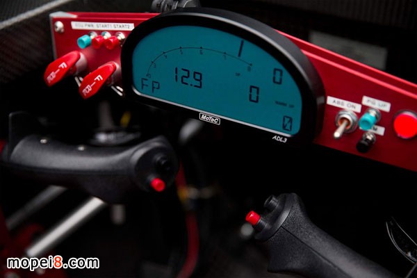 �P��-�Ό�(sh��)����Triumph Castol Rocket