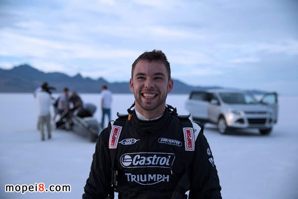 �P��-�Ό�(sh��)����Triumph Castol Rocket