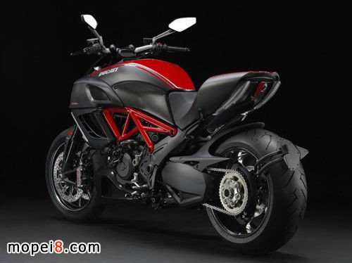 �ſ���Ħ��܇DucatiDiavelCarbon