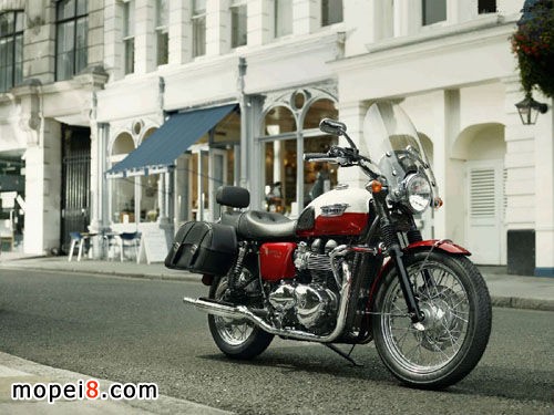 �P��Triumph2013BonnevilleT100