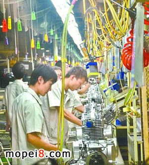 大長江摩托車生產流水線