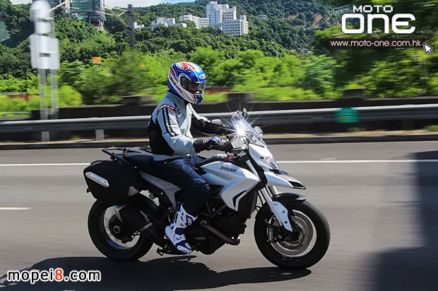 2013DUCATI HYPERSTRADA摩托車