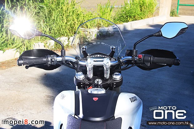 2013DUCATI HYPERSTRADA摩托車