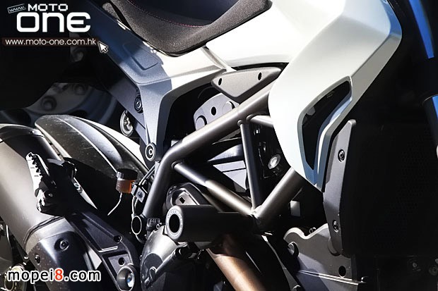 2013DUCATI HYPERSTRADA摩托車