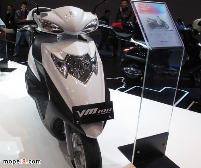 豪爵摩托車參展摩博會(huì)