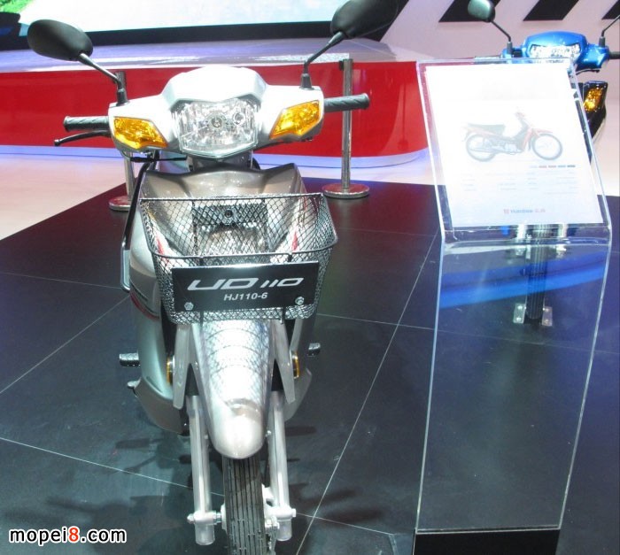 豪爵摩托車參展摩博會(huì)