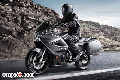 中國第一款大排量公路旅行車650TR