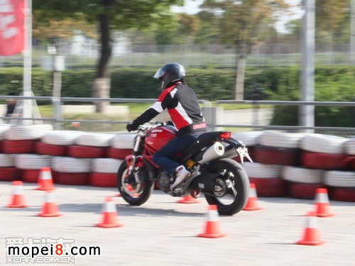 ȫ�¶ſ���Multistrada����;���Ї��װl