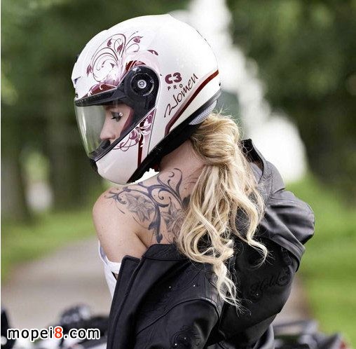 Schuberth�Ƴ�Ůʿ����Ħ��܇�^��