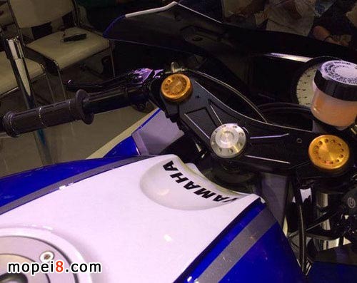 YAMAHA R25���R��Ħ��܇