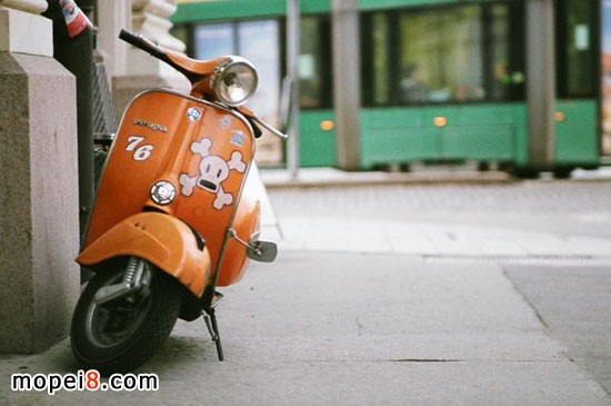 意大利比亞喬VESPA踏板摩托車