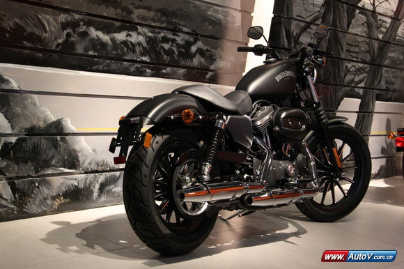 哈雷883硬漢2013款XL883N