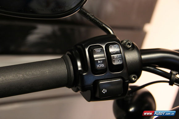 哈雷883硬漢2013款XL883N摩托車開(kāi)關(guān)