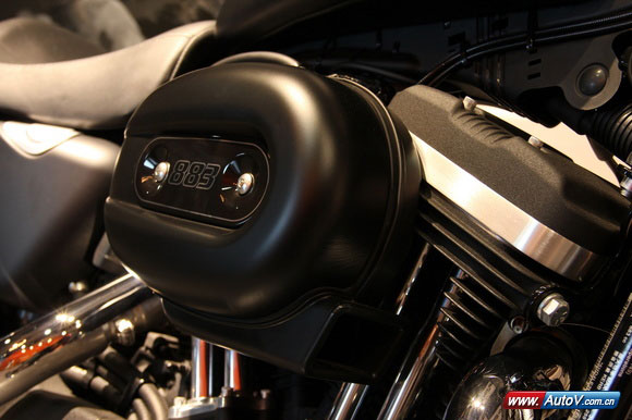 哈雷883硬漢2013款XL883N