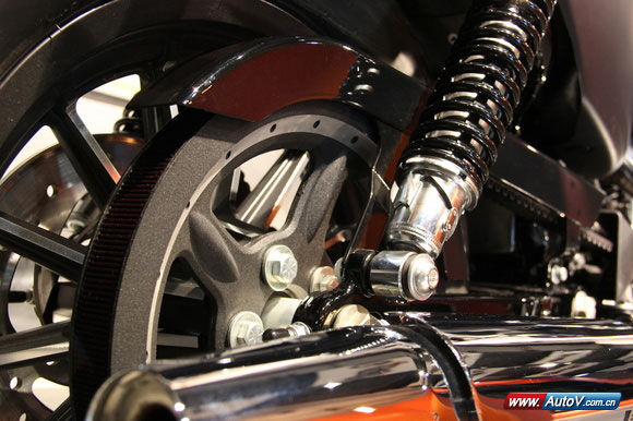 哈雷883硬漢2013款XL883N摩托車皮帶