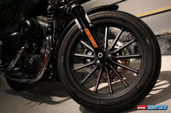 哈雷883硬漢2013款XL883N摩托車車輪