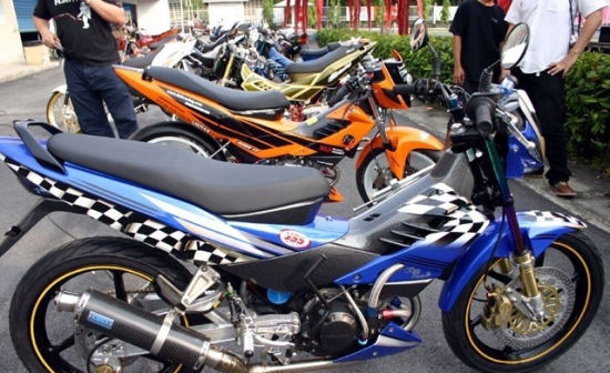 東南亞彎梁UNDER BONE摩托車改裝