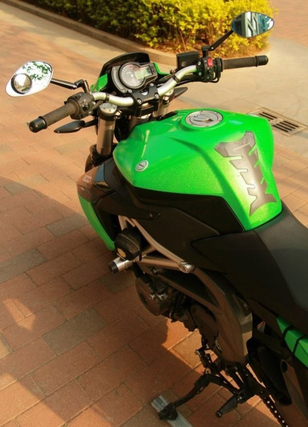 �X���S��BN600i(�W�ް�)Ħ��܇���b