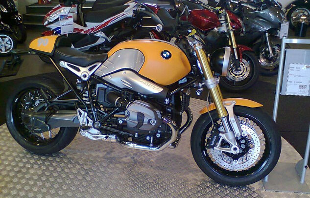 ������Ҹ��b���RĦ��܇