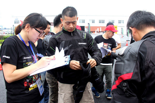 ��ʽ�_ِǰÿ���x�ֶ��������ڙ�(qu��n)�ļs��