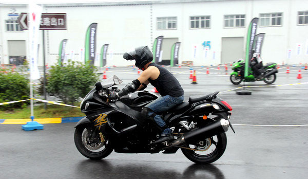 �x����܇�r�F(xi��n)�������ˆT�M(j��n)�а�ȫ�z��