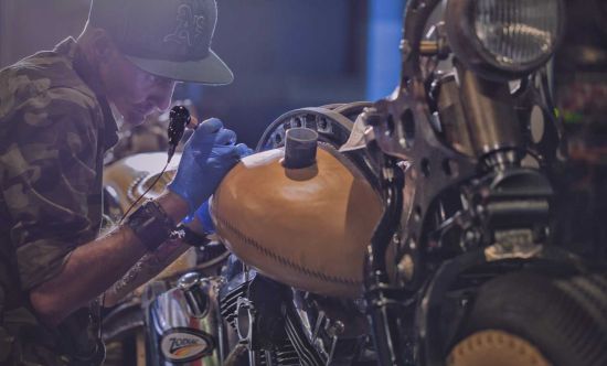 紋身摩托車讓人嘆為觀止的摩托車藝術品