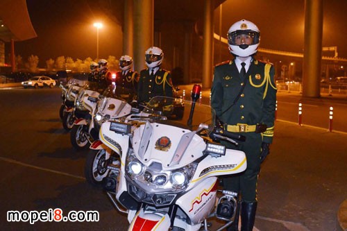 國賓摩托車--春風CF650G