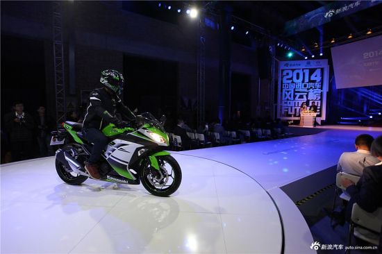 川崎Ninja 250榮獲2014中國進口汽車風云榜年度摩托車獎