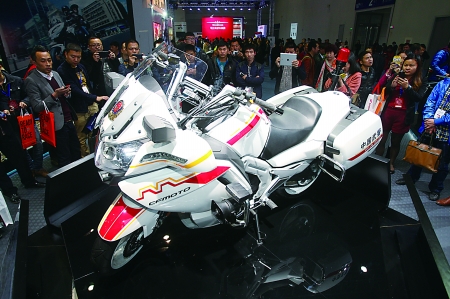 摩博會國賓護衛車