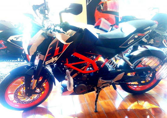2015��KTM Duke390Ħ��܇