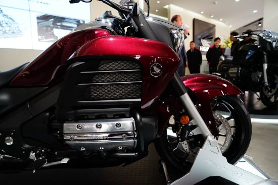 本田摩托車水平對置六缸發動機排量1800CC