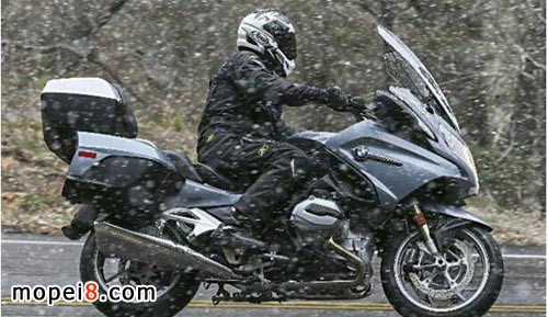 運(yùn)動(dòng)旅行摩托車BMW R1200RT