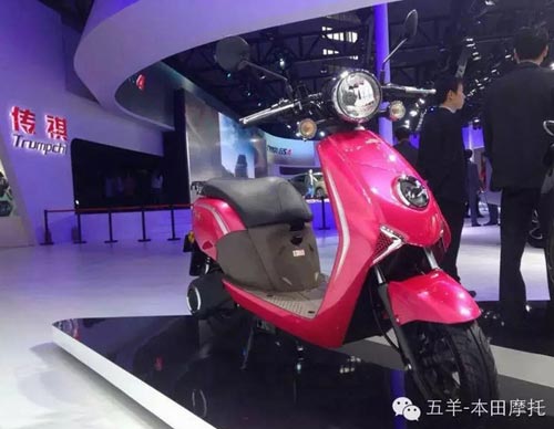 五羊本田新能源摩托車凈原V3