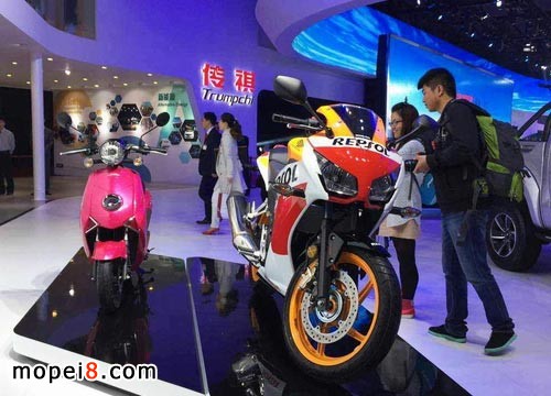 五羊本田大排量摩托車CBR300R及新能源摩托車凈原V3