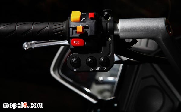 ԇ�{���LCF650J-2����Ħ��